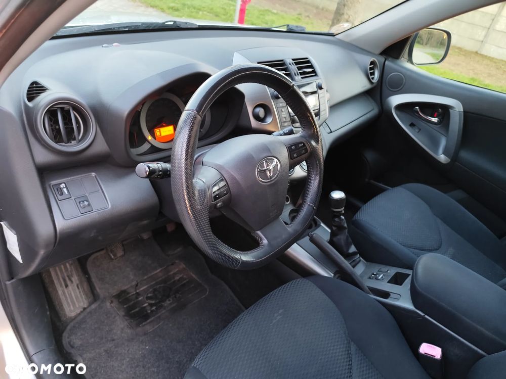 Toyota RAV4 2.2 D-4D 2010 - 15