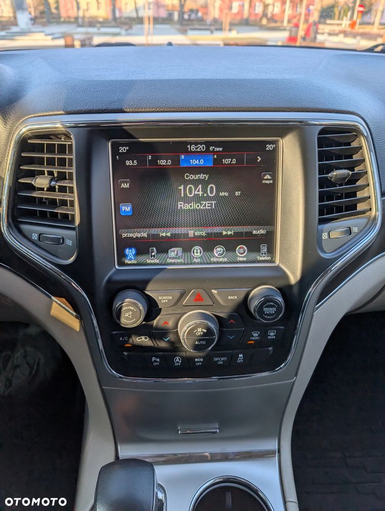 Jeep Grand Cherokee - 17