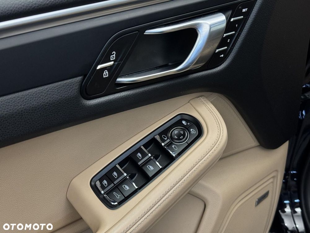 Porsche Macan Standard - 18