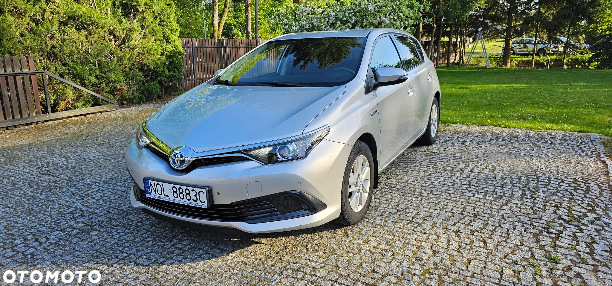Toyota Auris Hybrid 135 Active - 1