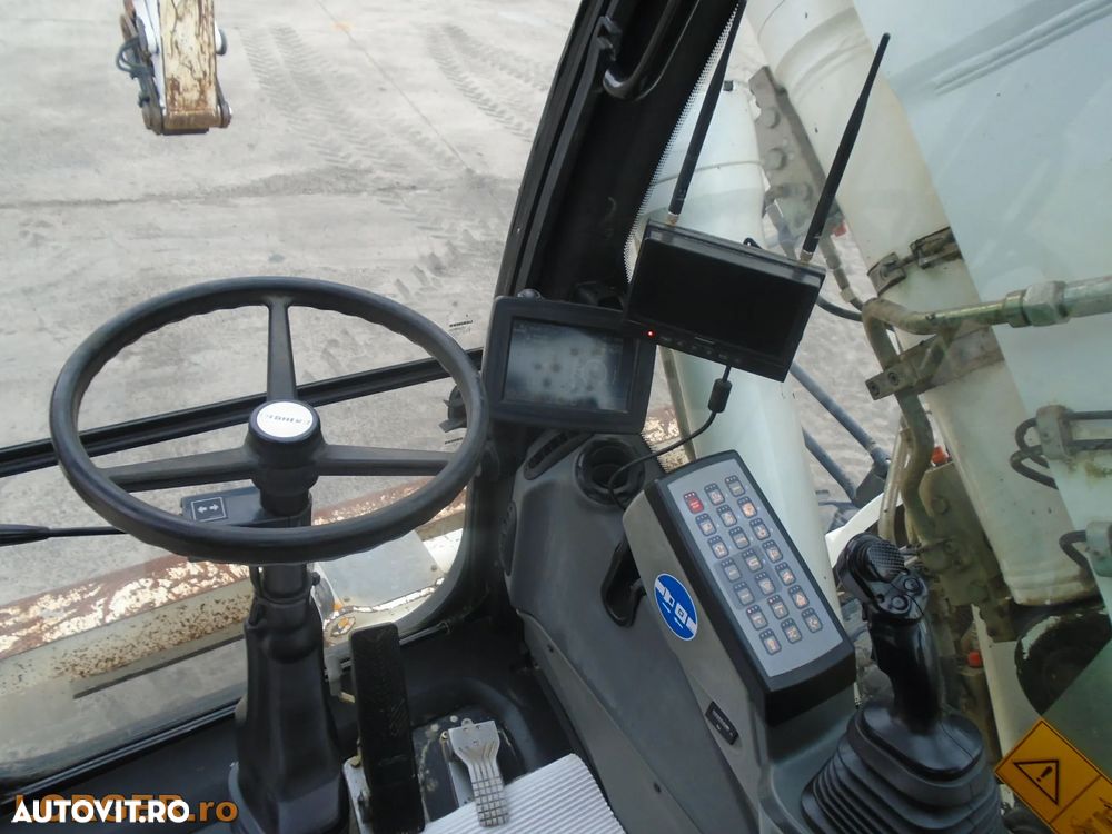 Liebherr A 918 Compact - 11