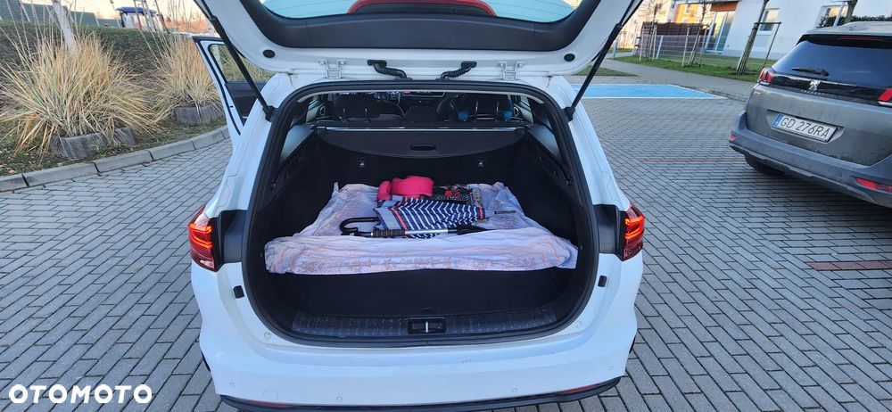 Kia Ceed - 13
