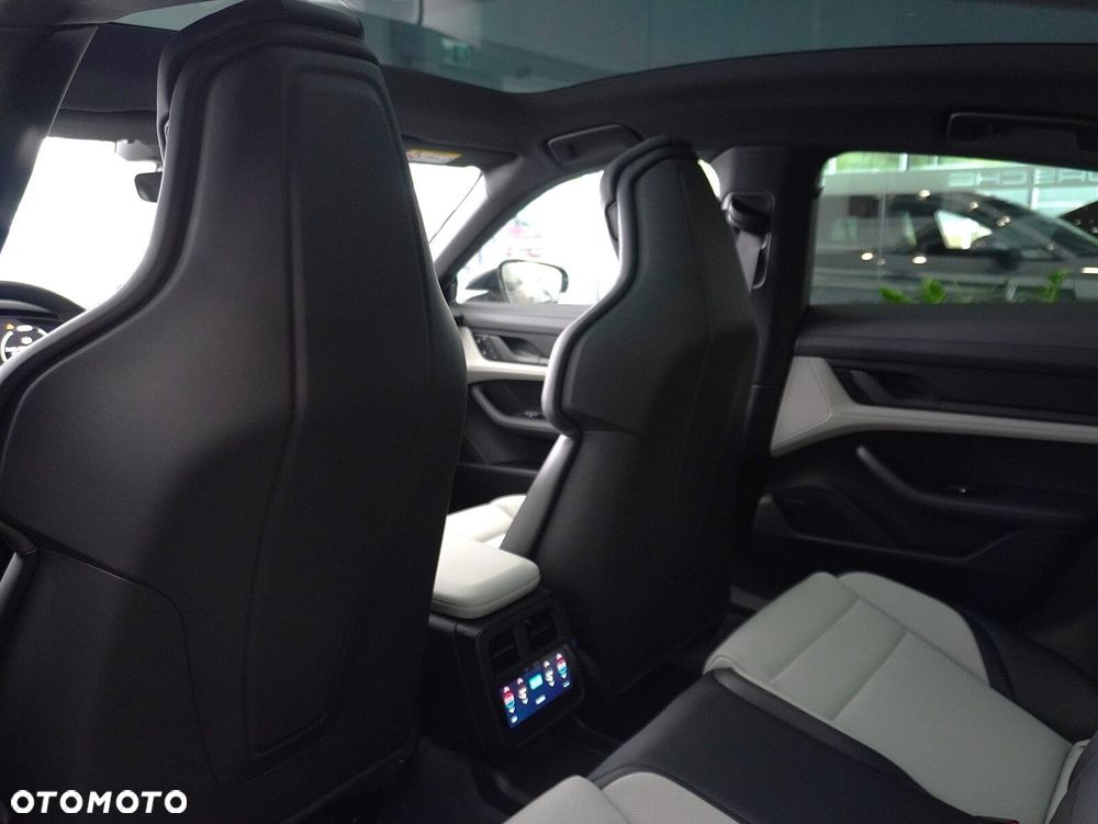 Porsche Taycan 105kWh 4 - 33