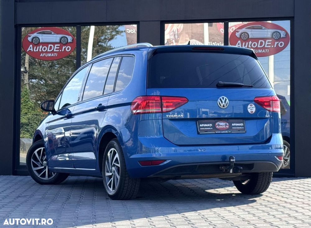 Volkswagen Touran - 4
