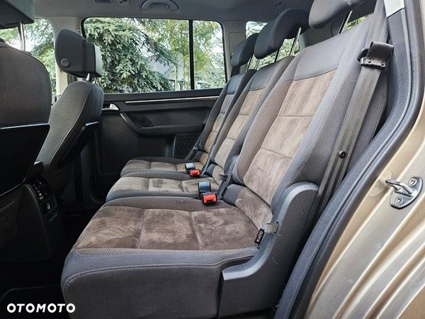 Volkswagen Touran - 14