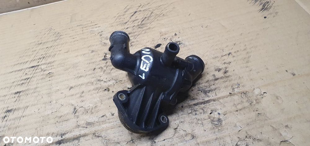 Obudowa termostatu króciec Seat Leon 1.6 TDI 03L121111R - 2