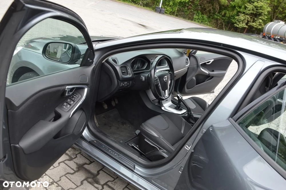 Volvo V40 D2 Momentum - 18