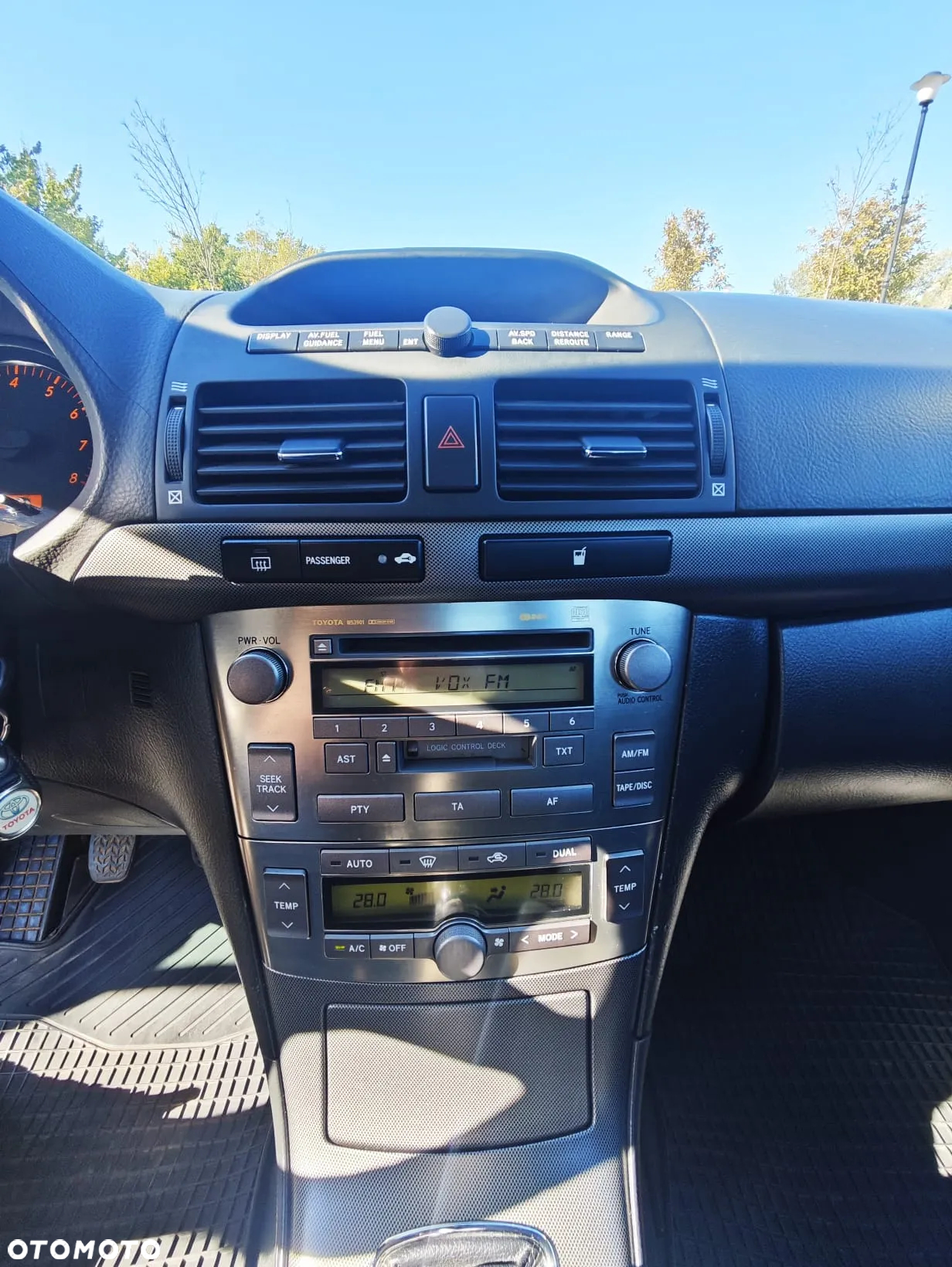 Toyota Avensis 1.8 VVT-i Terra Plus - 29