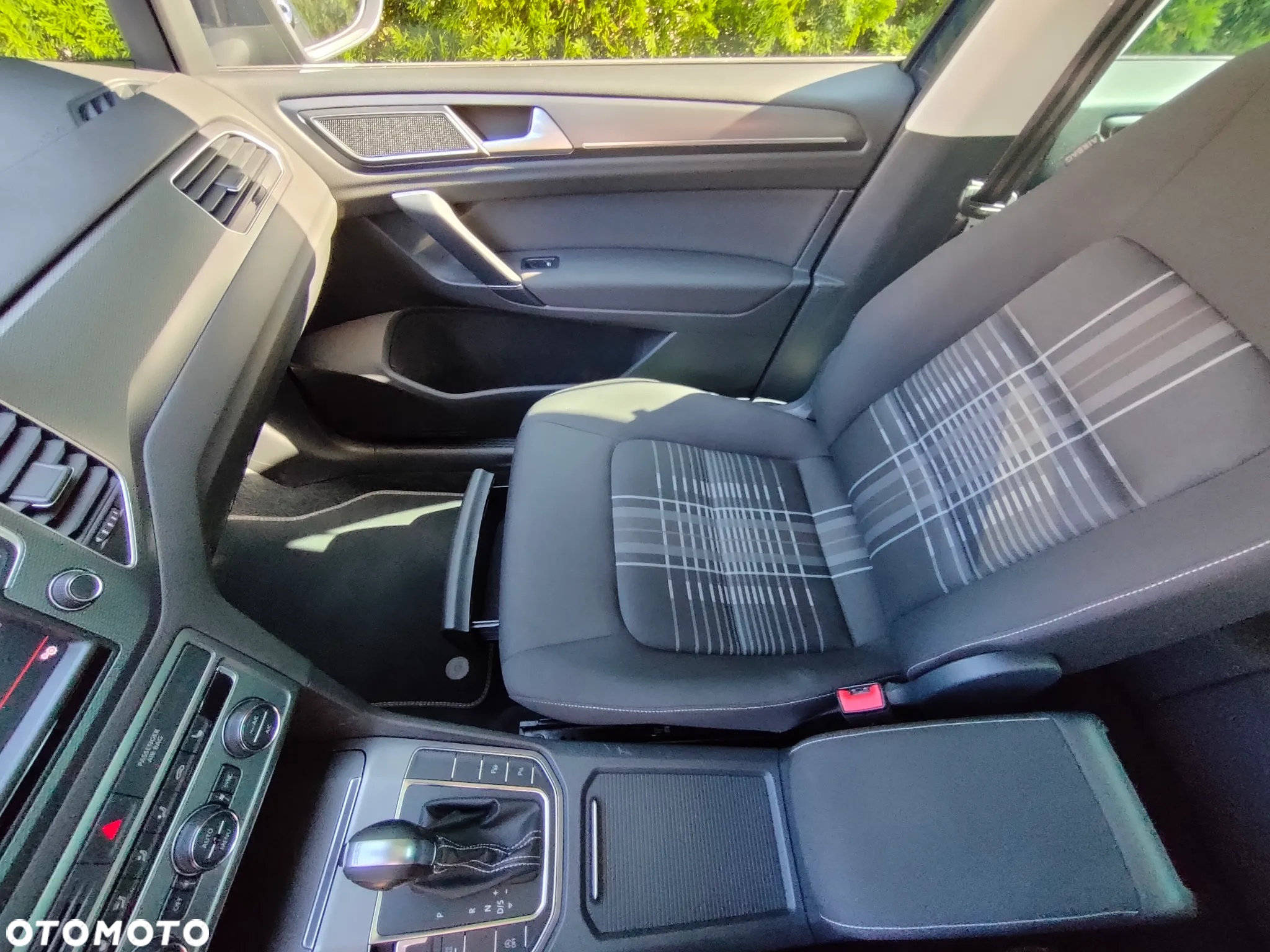 Volkswagen Golf Sportsvan 2.0 TDI BlueMotion Technology DSG Lounge - 21