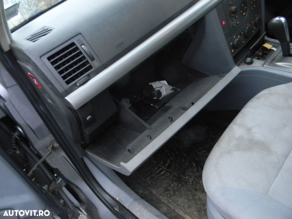 Dezmembrari  Opel VECTRA C  2002  > 2009 2.2 DTI Motorina - 32