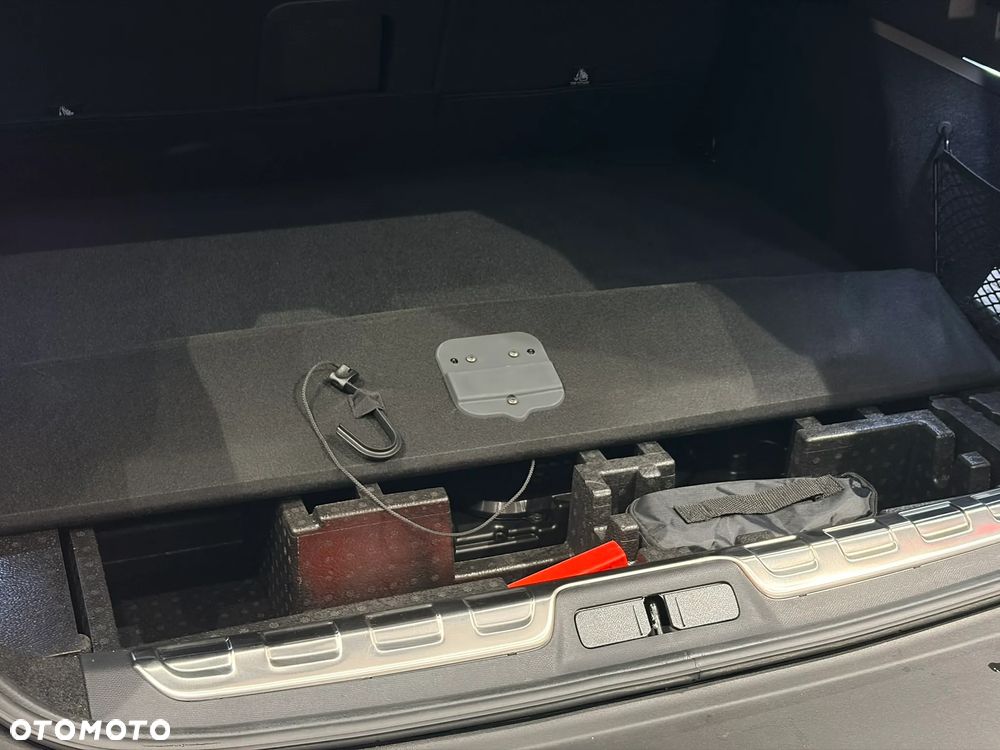 Peugeot 408 1.6 Plug-in Hybrid 240 GT Exclusive e-DCS7 - 17