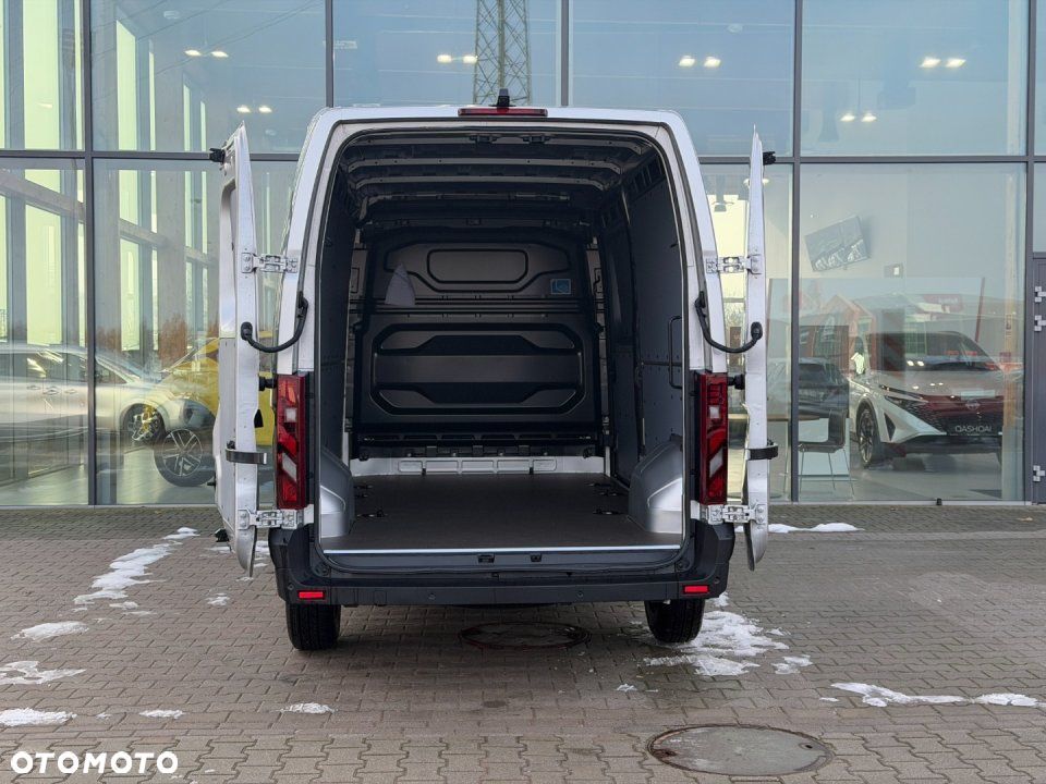 Nissan Interstar - 7
