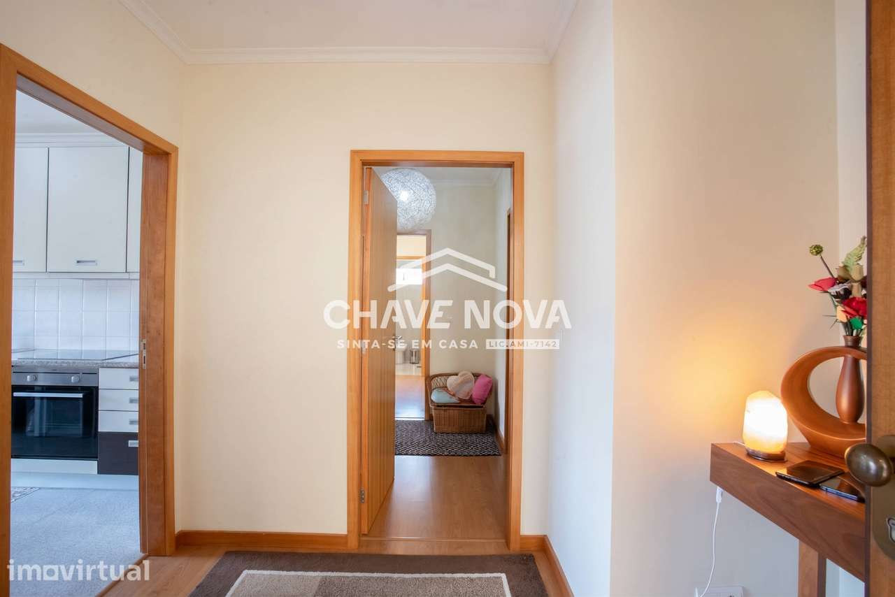 MR - Apartamento T2, Pedroso, Sul/ Poente, varandas, garagem e arrumos - Grande imagem: 5/54