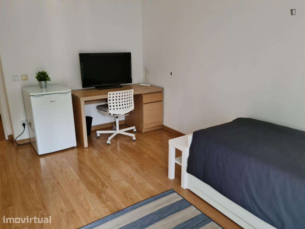 Quarto - localizado em Oeiras Lisbon - Grande imagem: 3/11