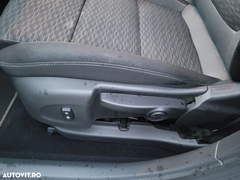 Opel Astra 1.2 Turbo Start/Stop Sports Tourer - 17