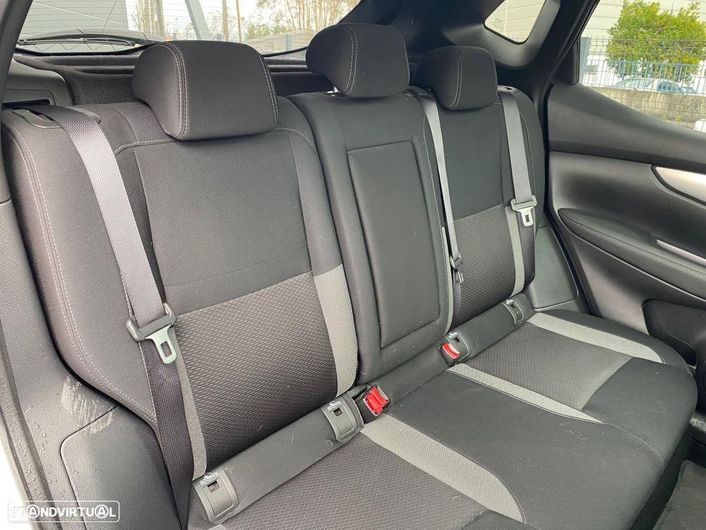 Nissan Qashqai 1.5 dCi N-Connecta - 10
