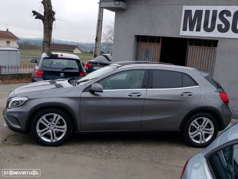 Mercedes-Benz GLA 180 d AMG Line - 2