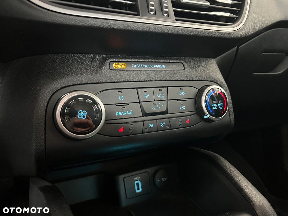 Ford Focus 1.0 EcoBoost Connected - 29