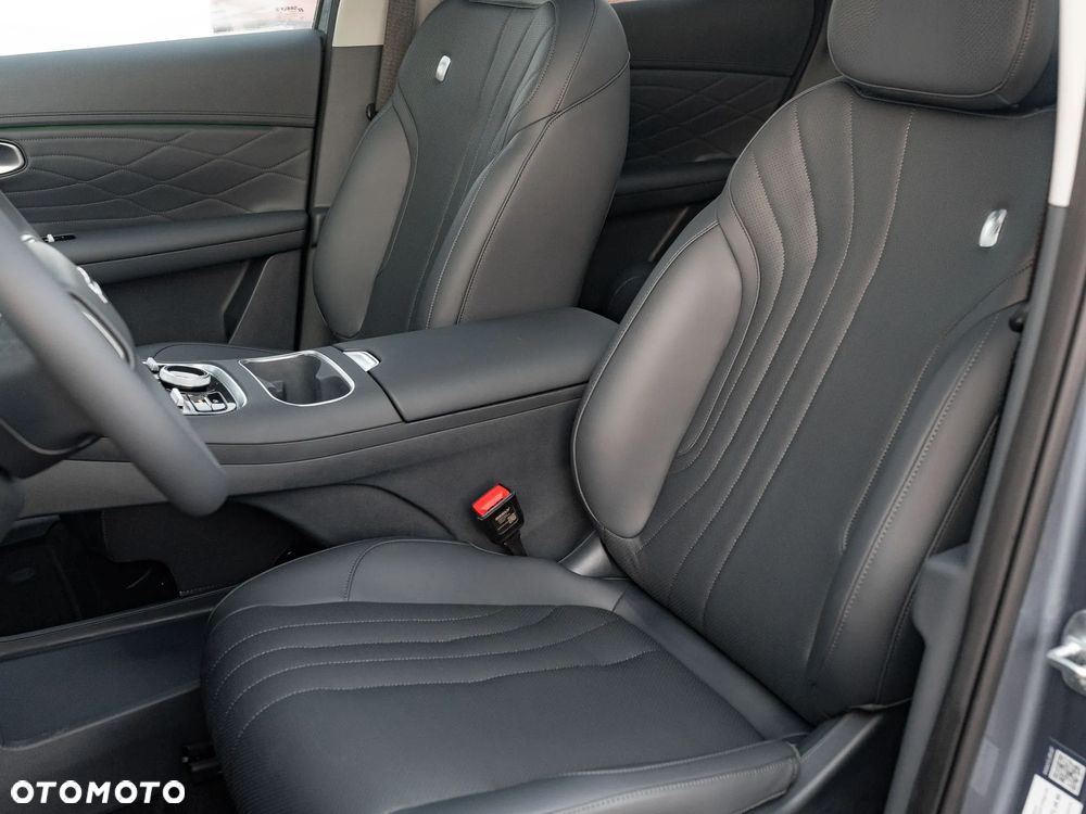 Geely Starray EM-i 1.5 PHEV Max - 13