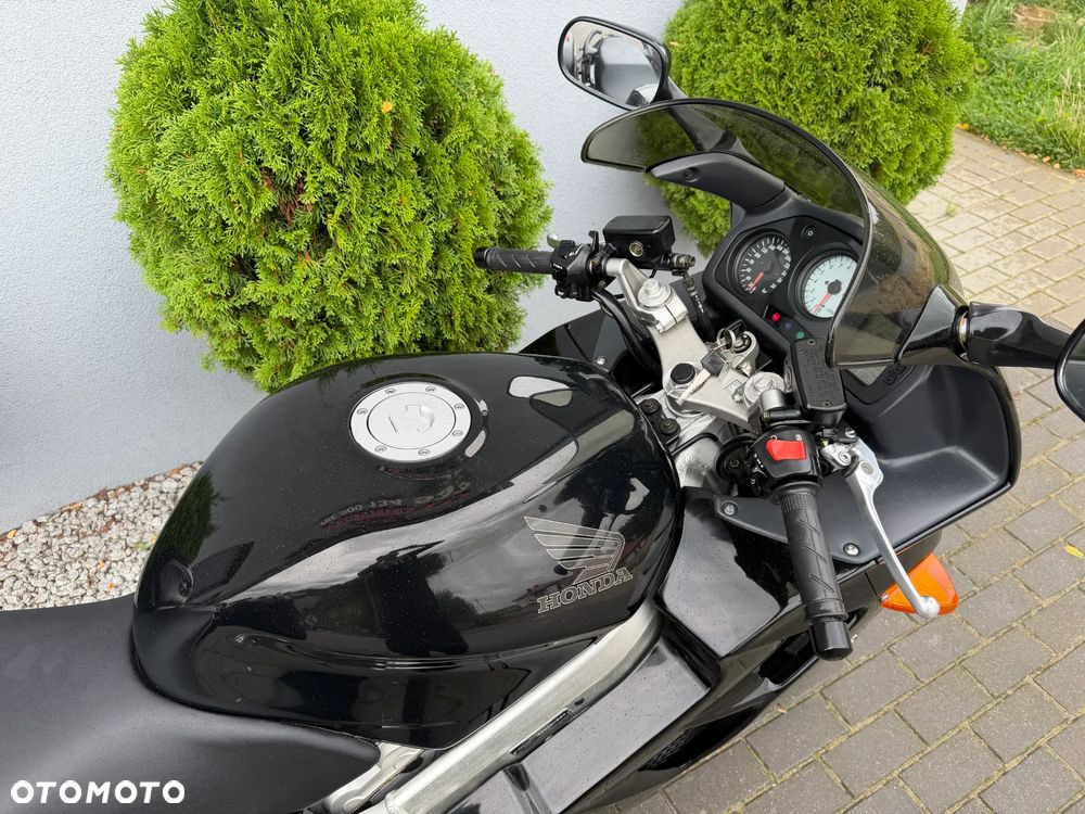 Honda VFR - 19