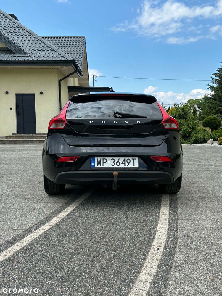 Volvo V40 D2 R Design - 8