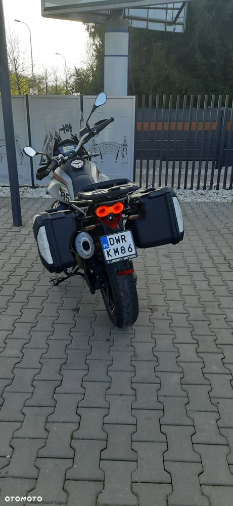Moto Guzzi V85 - 6