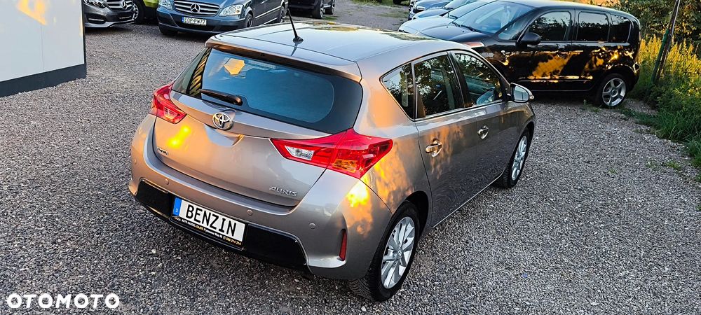 Toyota Auris 1.33 VVT-i Premium Comfort - 29