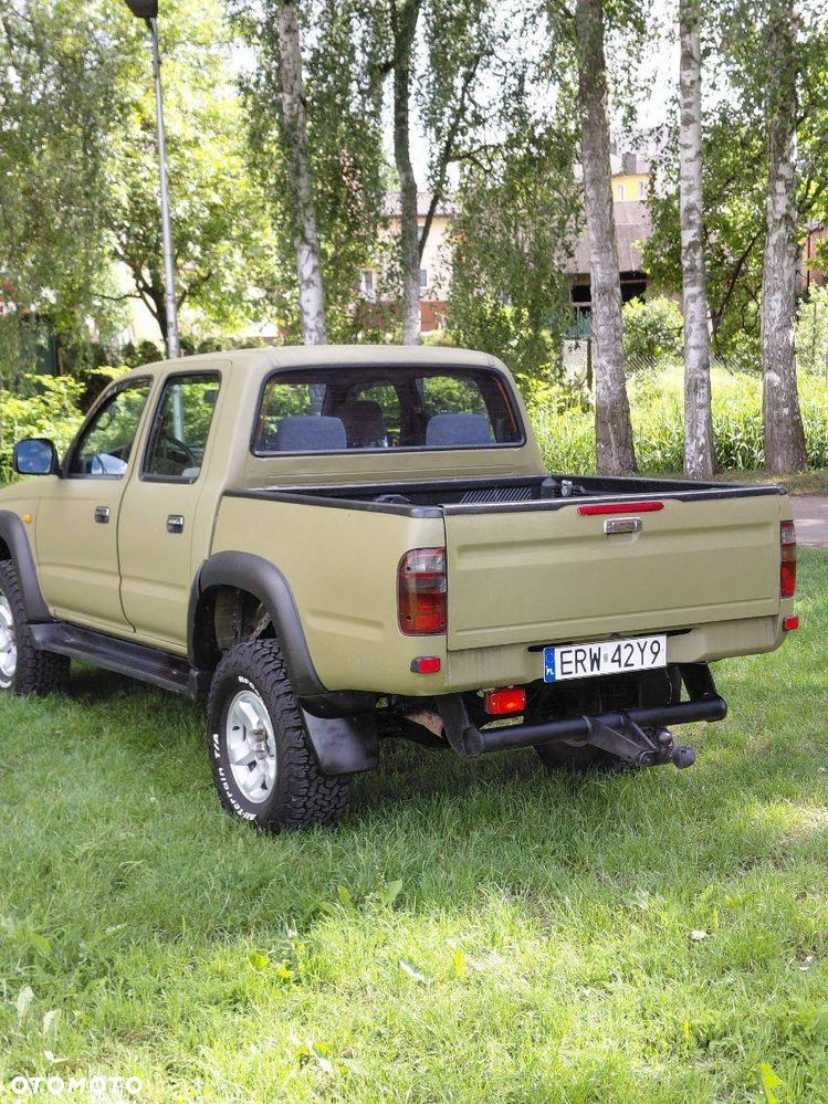 Toyota Hilux 2.5 D-4D DLX + - 3