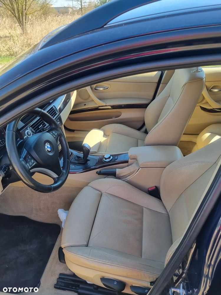 BMW Seria 3 320d DPF - 12