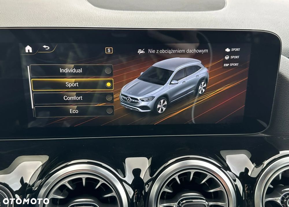 Mercedes-Benz GLA 200 4-Matic Progressive - 38