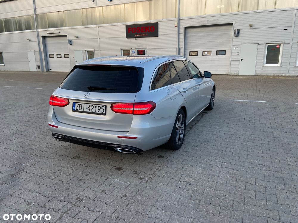 Mercedes-Benz Klasa E 220 d 9G-TRONIC Exclusive - 3