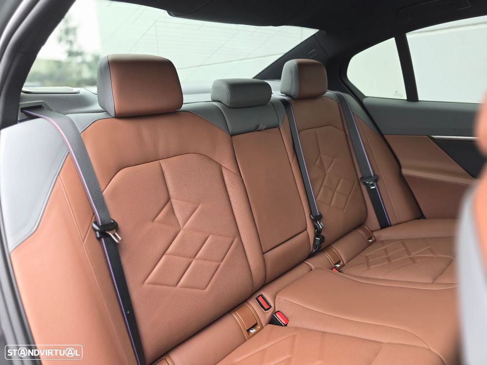 BMW 530 e Pack Desportivo M Pro - 39