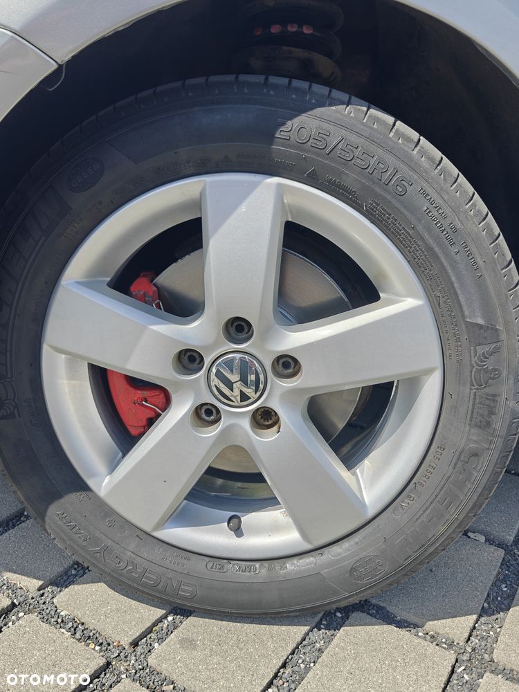 Volkswagen Touran - 15