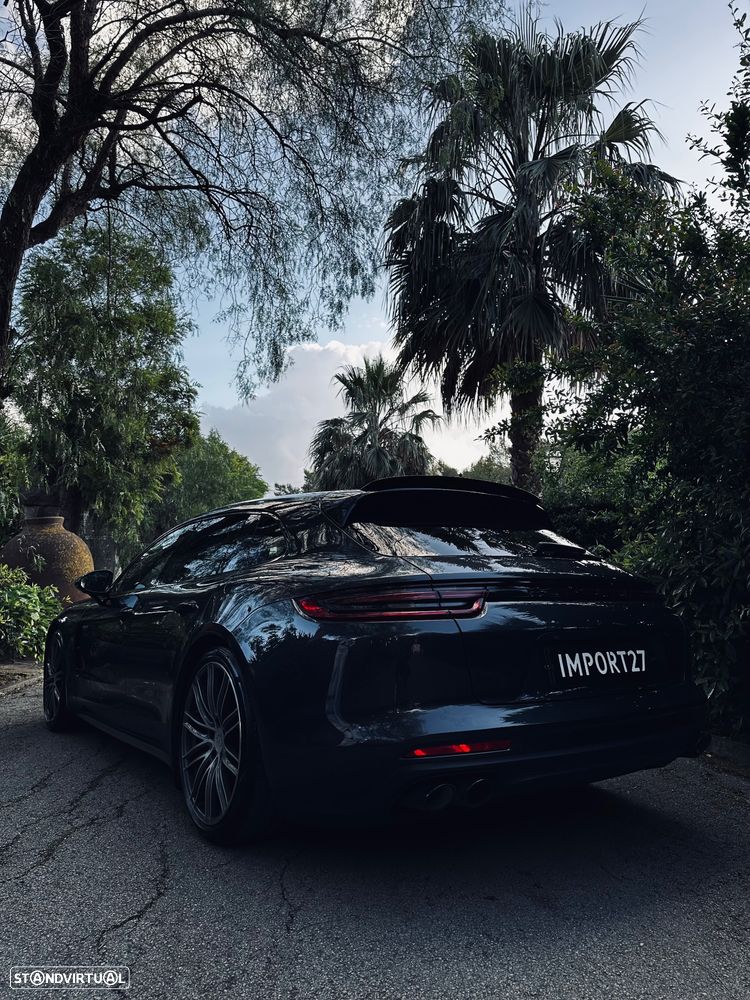 Porsche Panamera 4 E-Hybrid Edition 10 Anos - 13