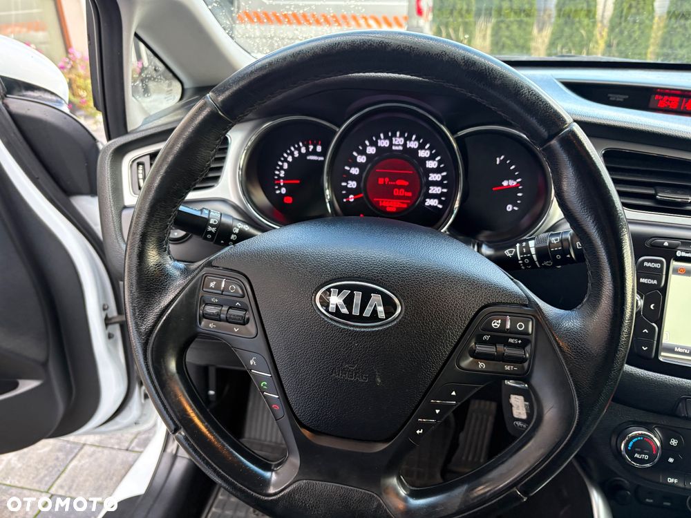Kia Ceed - 30