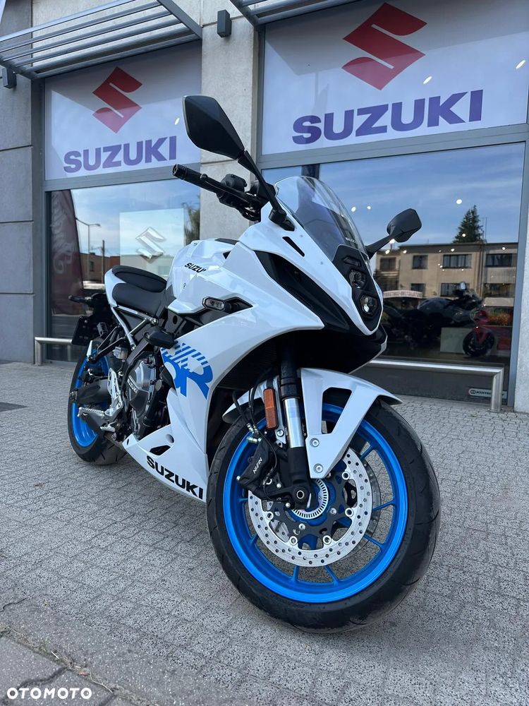 Suzuki GSX - 2