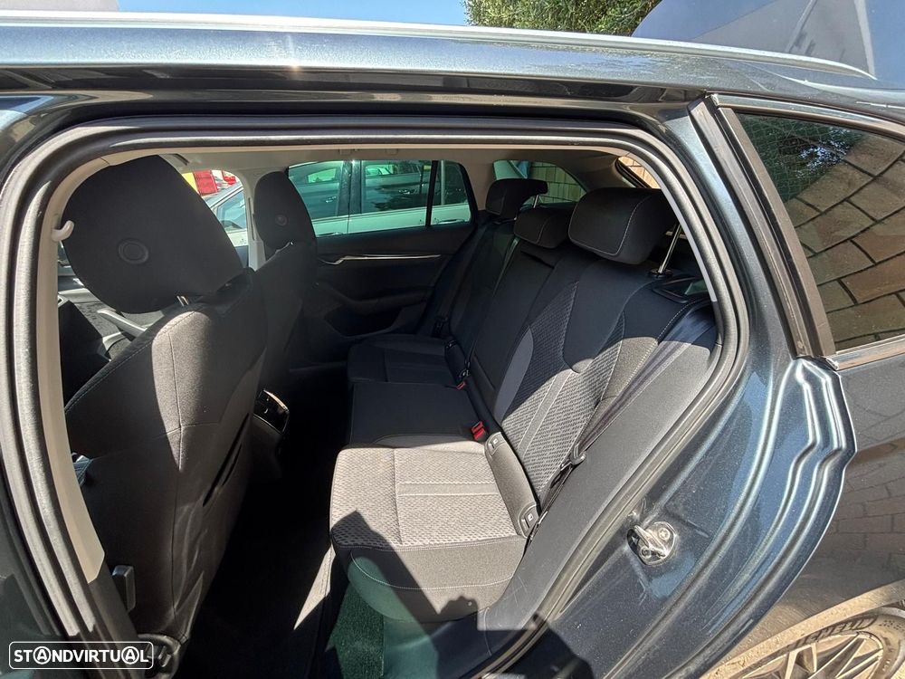 Skoda Octavia 2.0 TDI Style DSG - 29