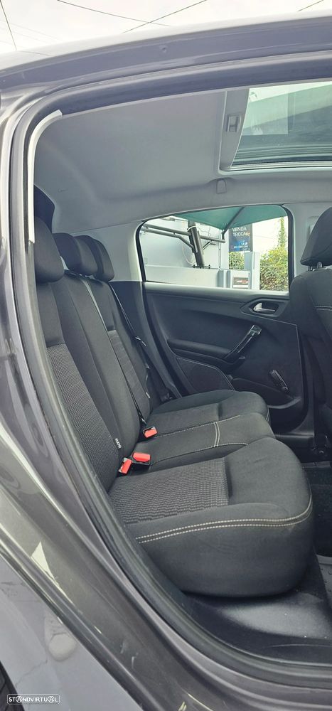 Peugeot 208 PureTech 82 Allure - 12