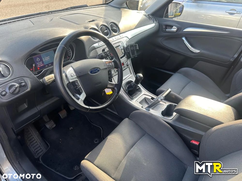 Ford S-Max 2.0 Titanium - 32