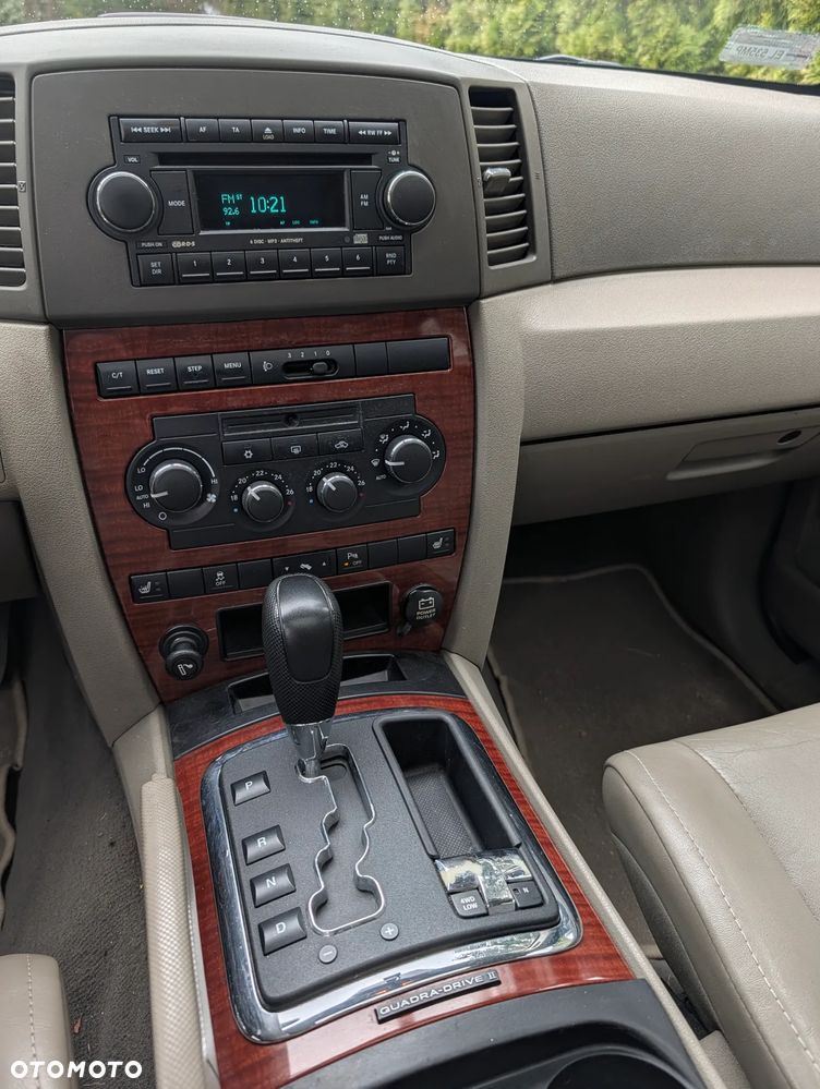 Jeep Grand Cherokee - 21