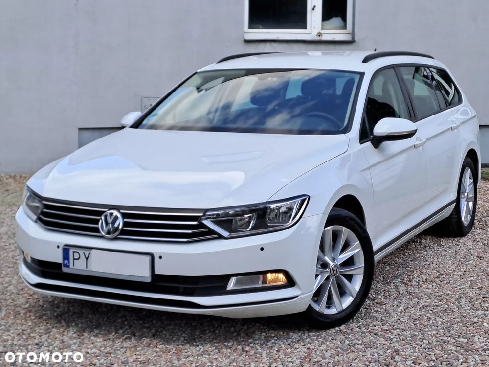 Volkswagen Passat - 1