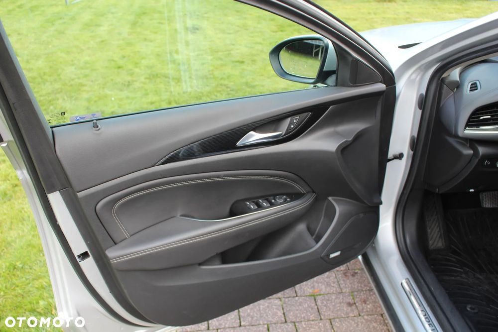 Opel Insignia Sport2.0 Direct InjTurbo 4x4 Exclusive - 9