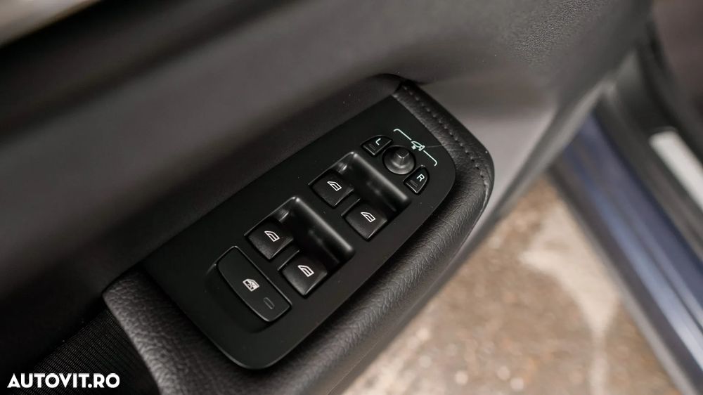 Volvo XC 60 T6 AWD Recharge Geartronic Inscription - 22