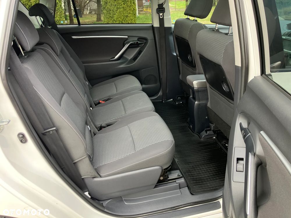 Toyota Verso 1.8 Sol - 38