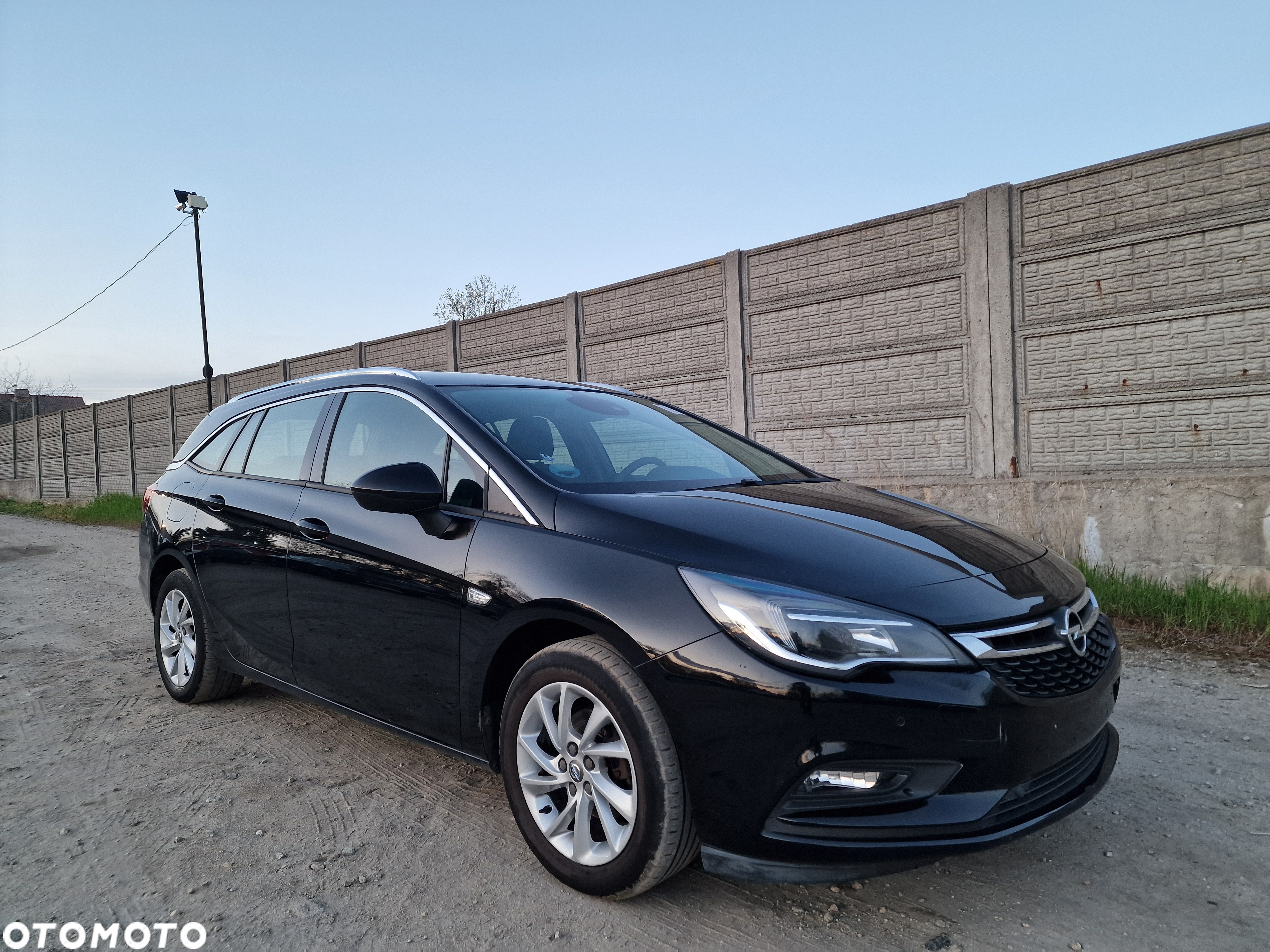 Opel Astra 1.4 Turbo Start/Stop Sports Tourer Innovation - 34
