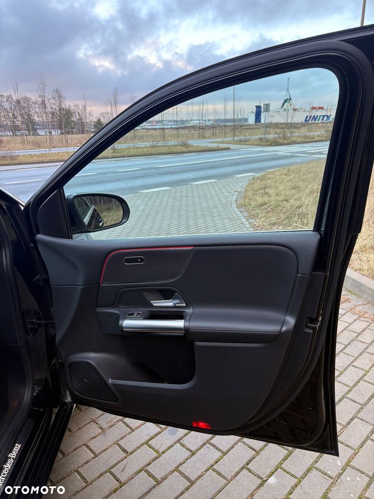 Mercedes-Benz Klasa B 180 7G-DCT - 26