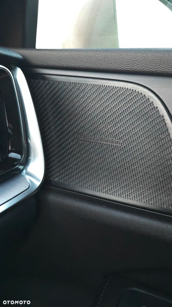 Volvo V60 B3 B DKG Momentum - 22