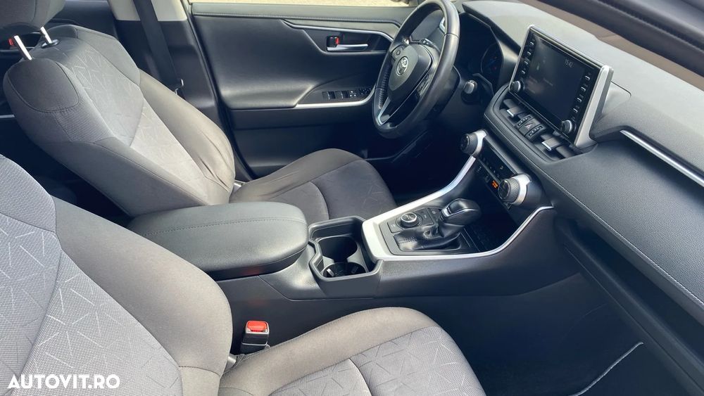 Toyota RAV4 - 6
