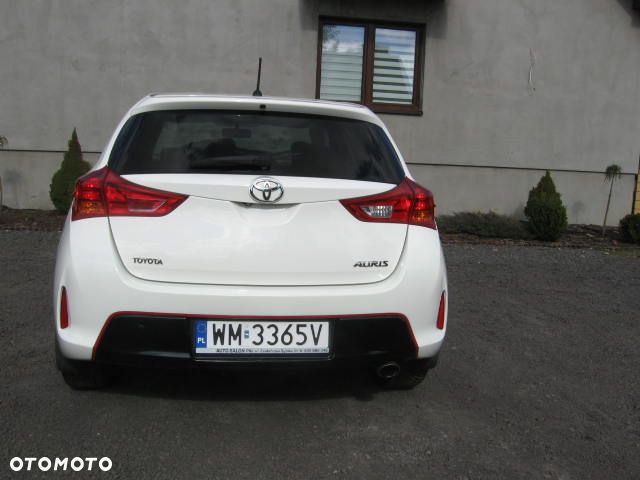 Toyota Auris 1.6 Premium - 4