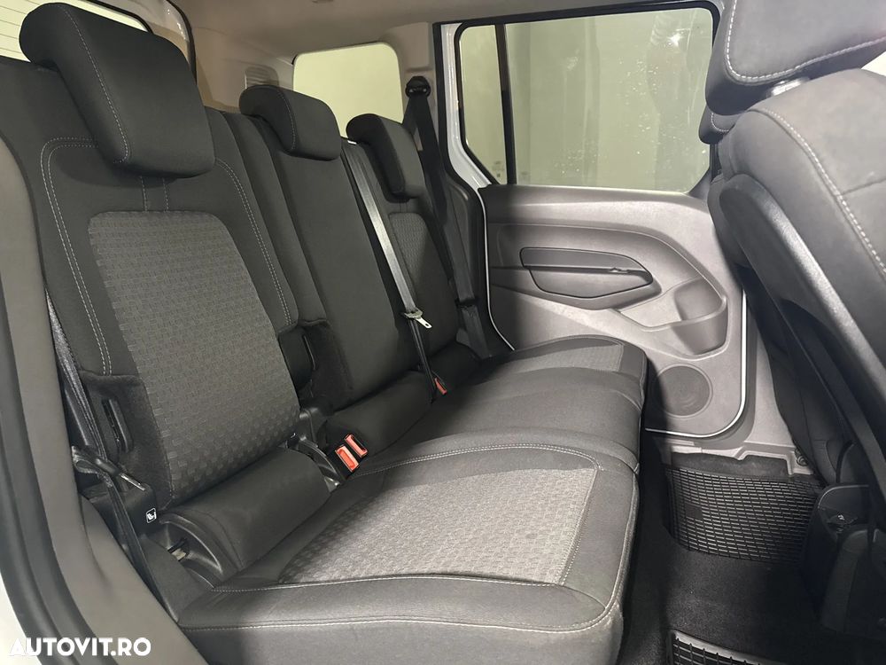Ford Transit Connect - 12